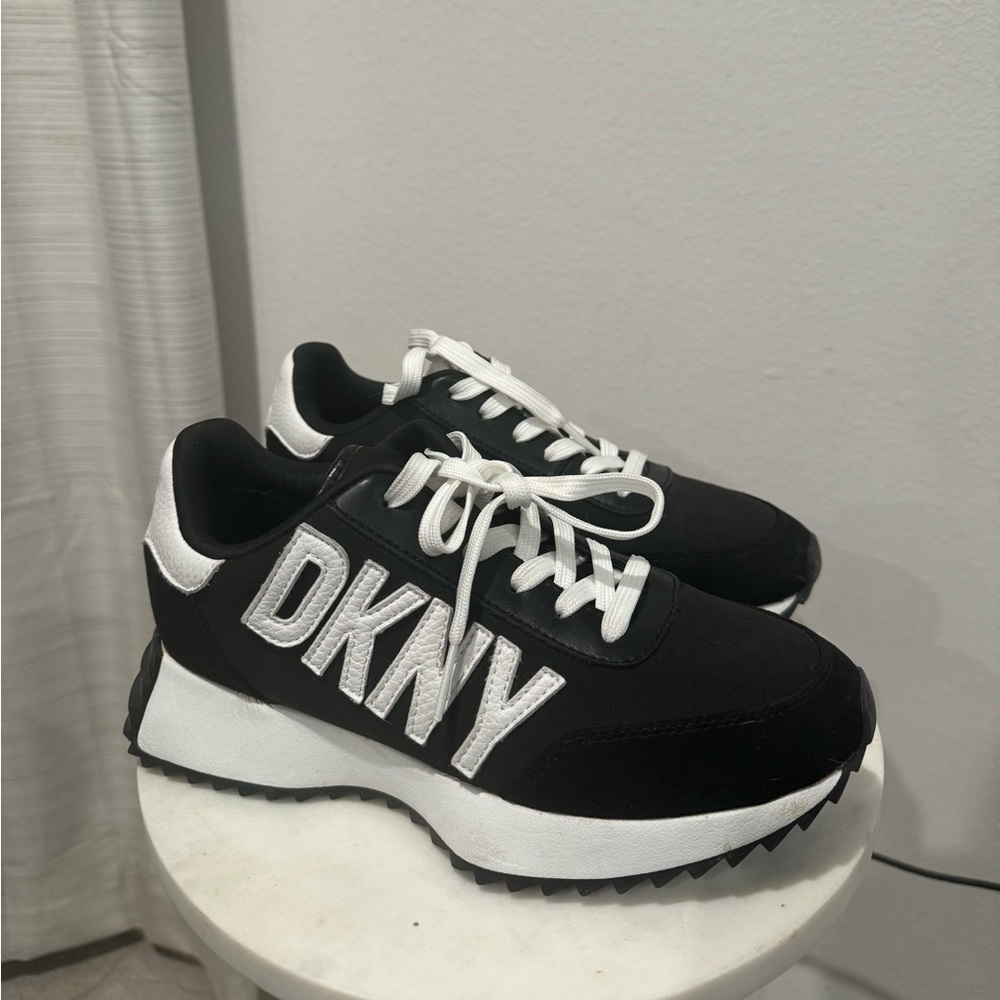 DKNY Womens sneakers